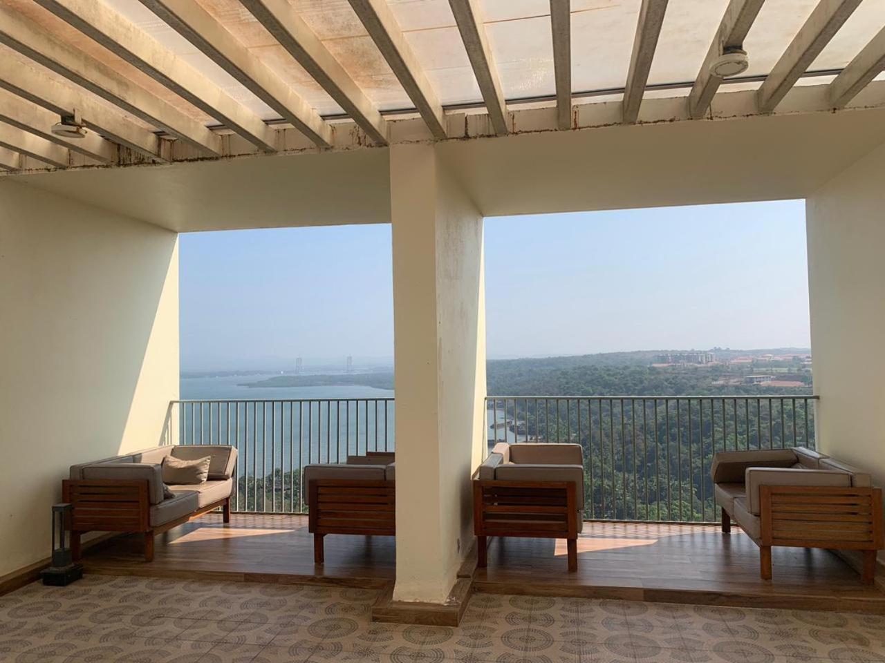 Pool And Garden View Good Stay Premium 2 Bhk Flat 104 Dabolim Kültér fotó